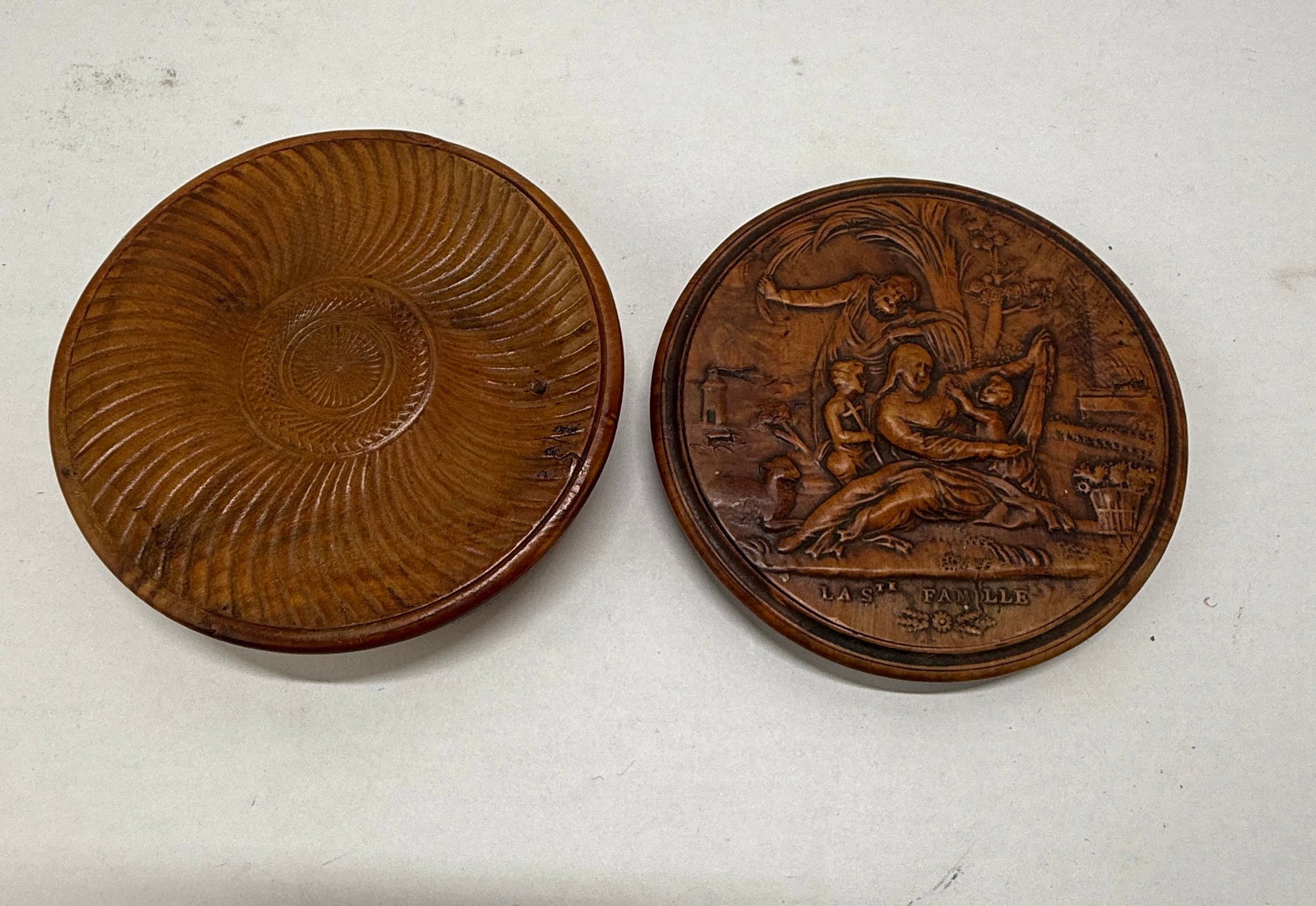 Early 19th Century French Carved Boxwood Snuff Box, "La Ste Famille" - 3