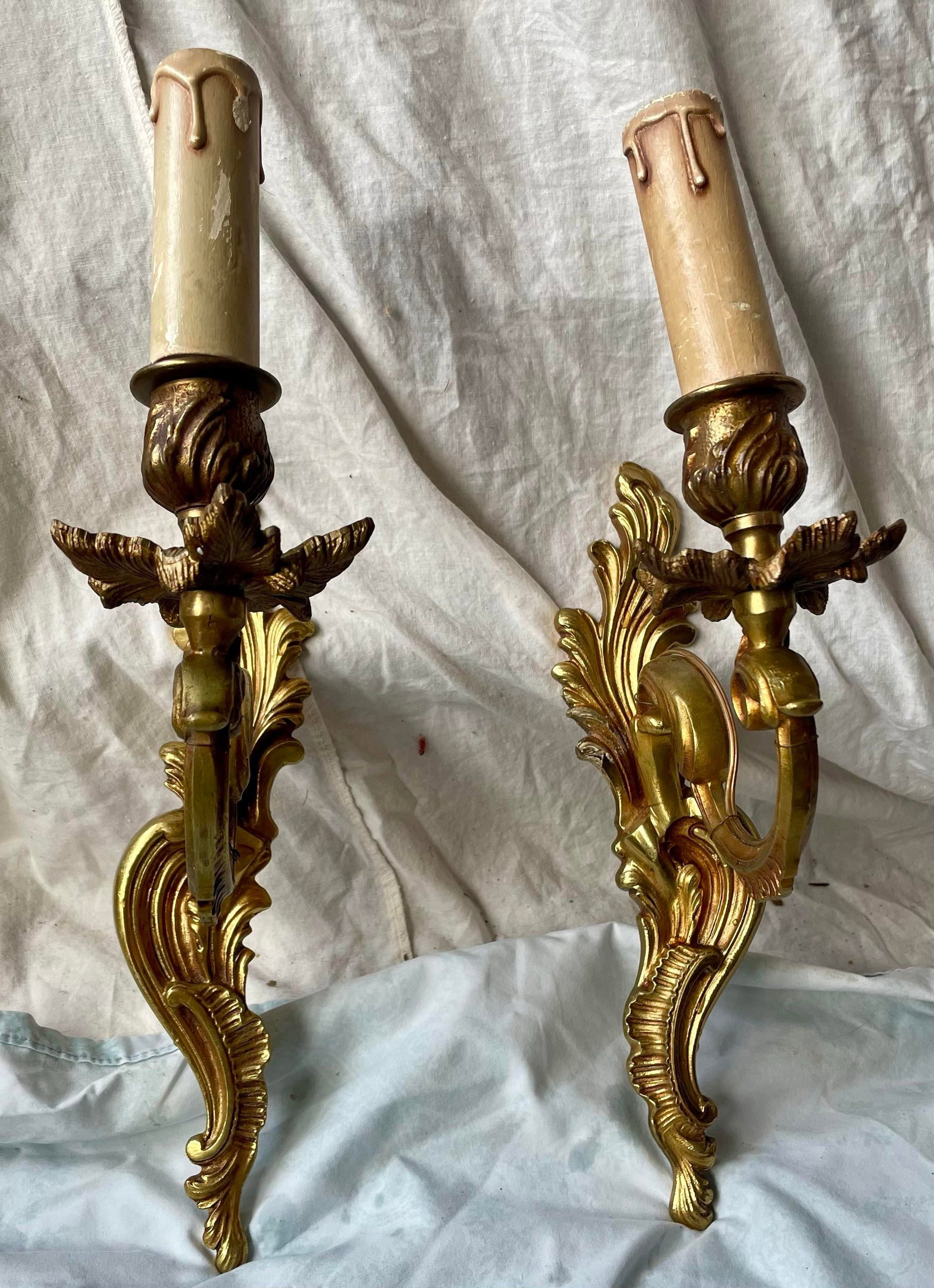 Mid 20th Century French Brass Acanthus Leaf Double Arm Single Arm Pair 3 Piece Sconce Set - 10