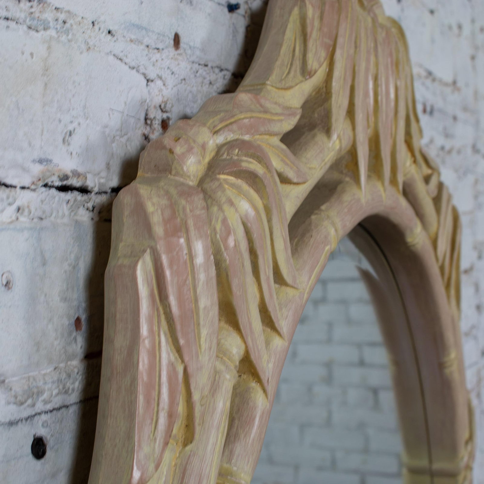 Late 20th Century Coastal or Hollywood Regency Style Oval Wall Mirror Faux Bamboo Resin Ceruse Finis - 8