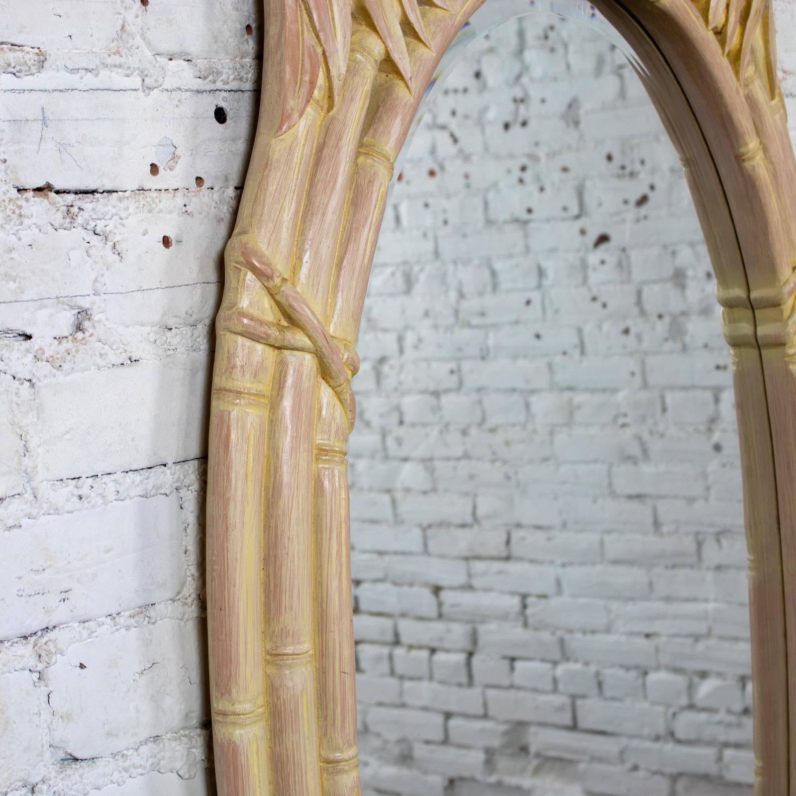 Late 20th Century Coastal or Hollywood Regency Style Oval Wall Mirror Faux Bamboo Resin Ceruse Finis - 9