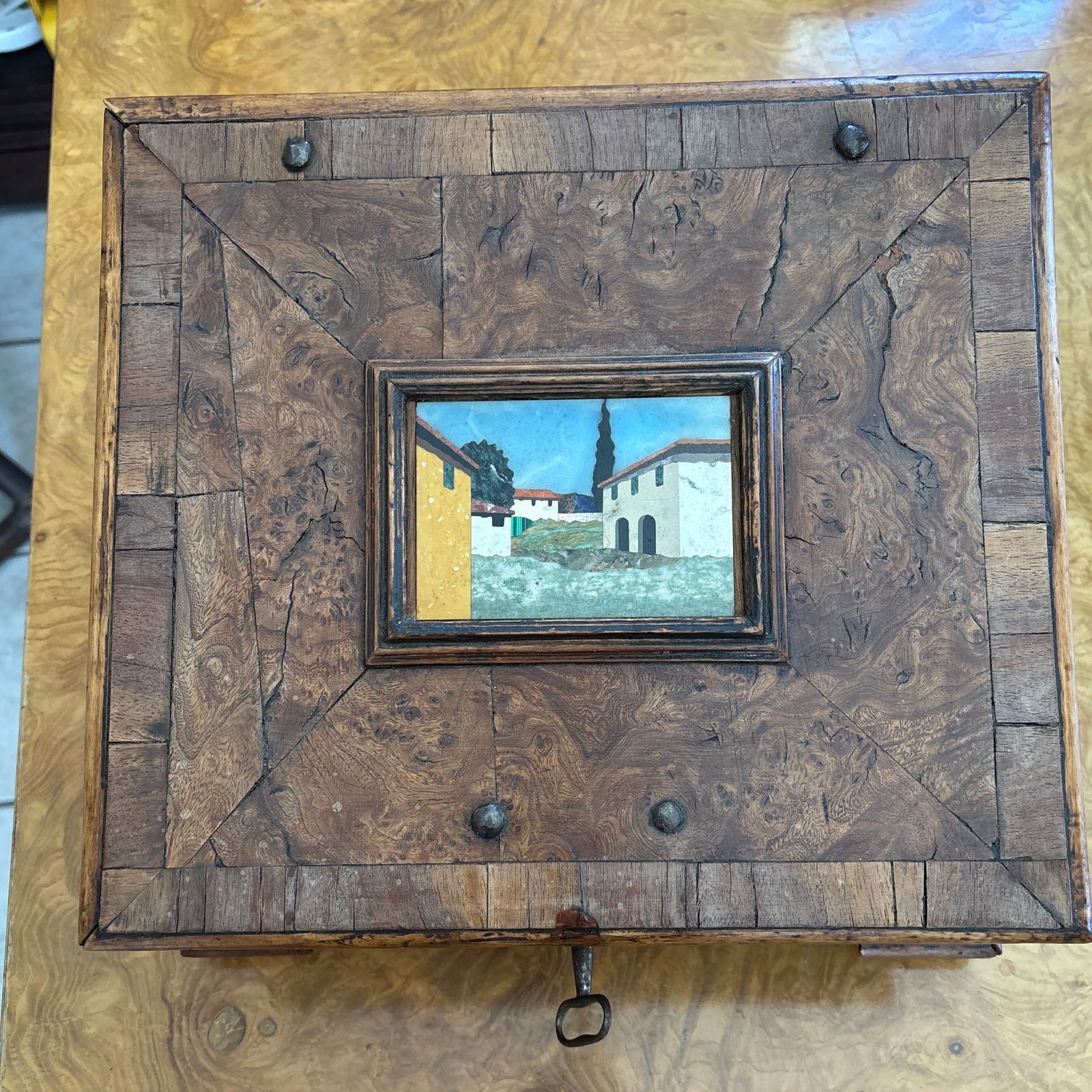 Early 18th Century Italian Burl Walnut Slant Lid Box With Mosaic Panel - 2