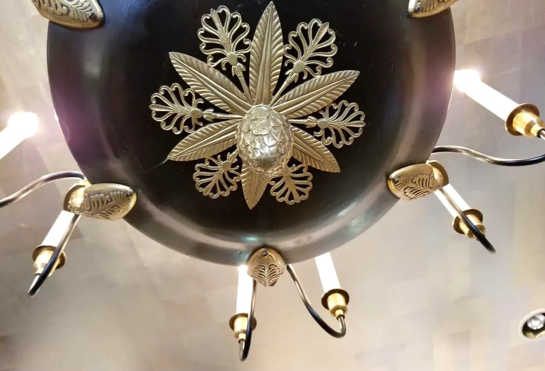 Vintage Charles V or Baroque Style Gilt and Patinated Bronze Chandelier - 7