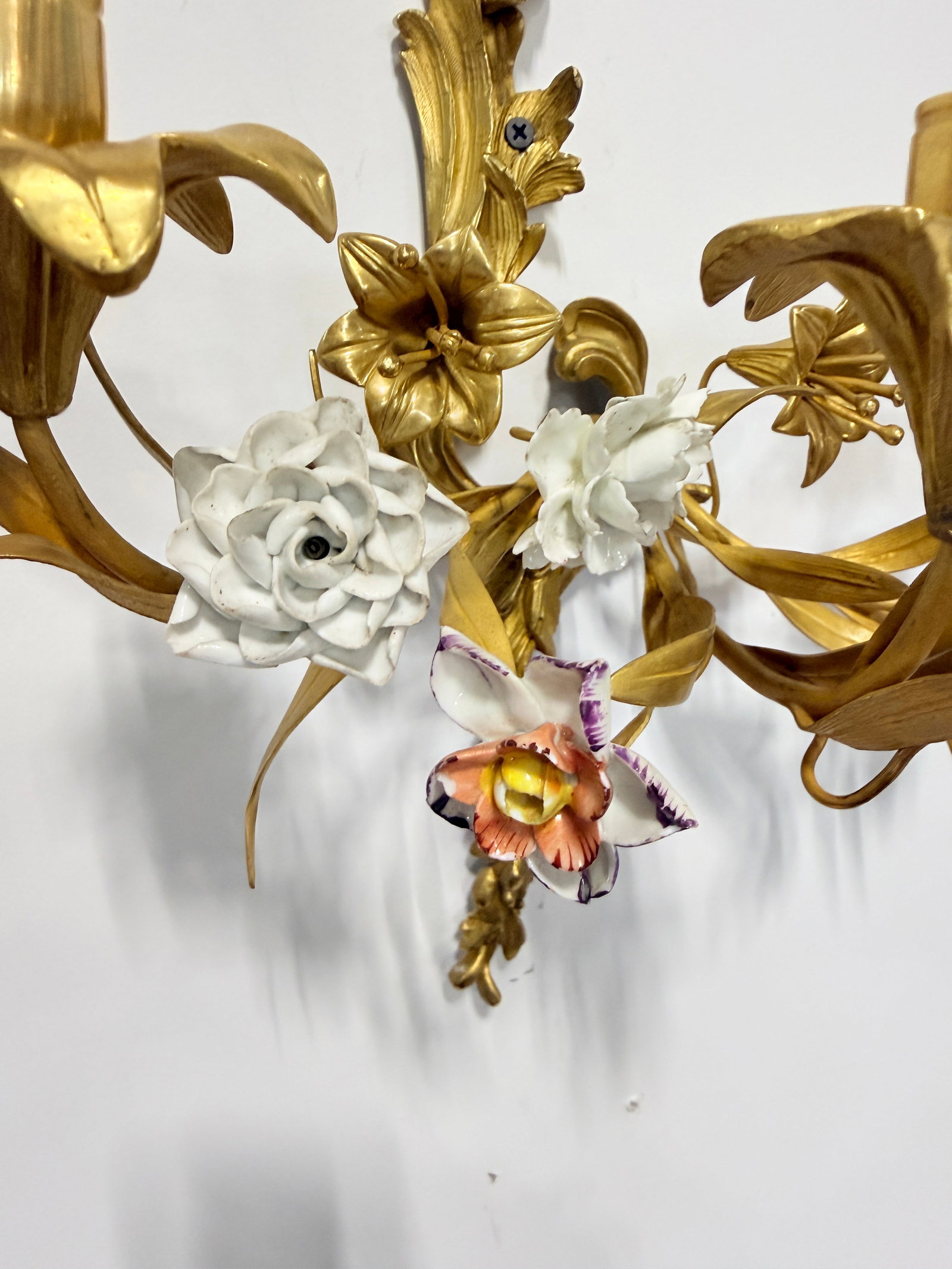 Pr, French Rococo Revival Gilt Bronze Sconces With Porcelain Flowers, 19th C - 9
