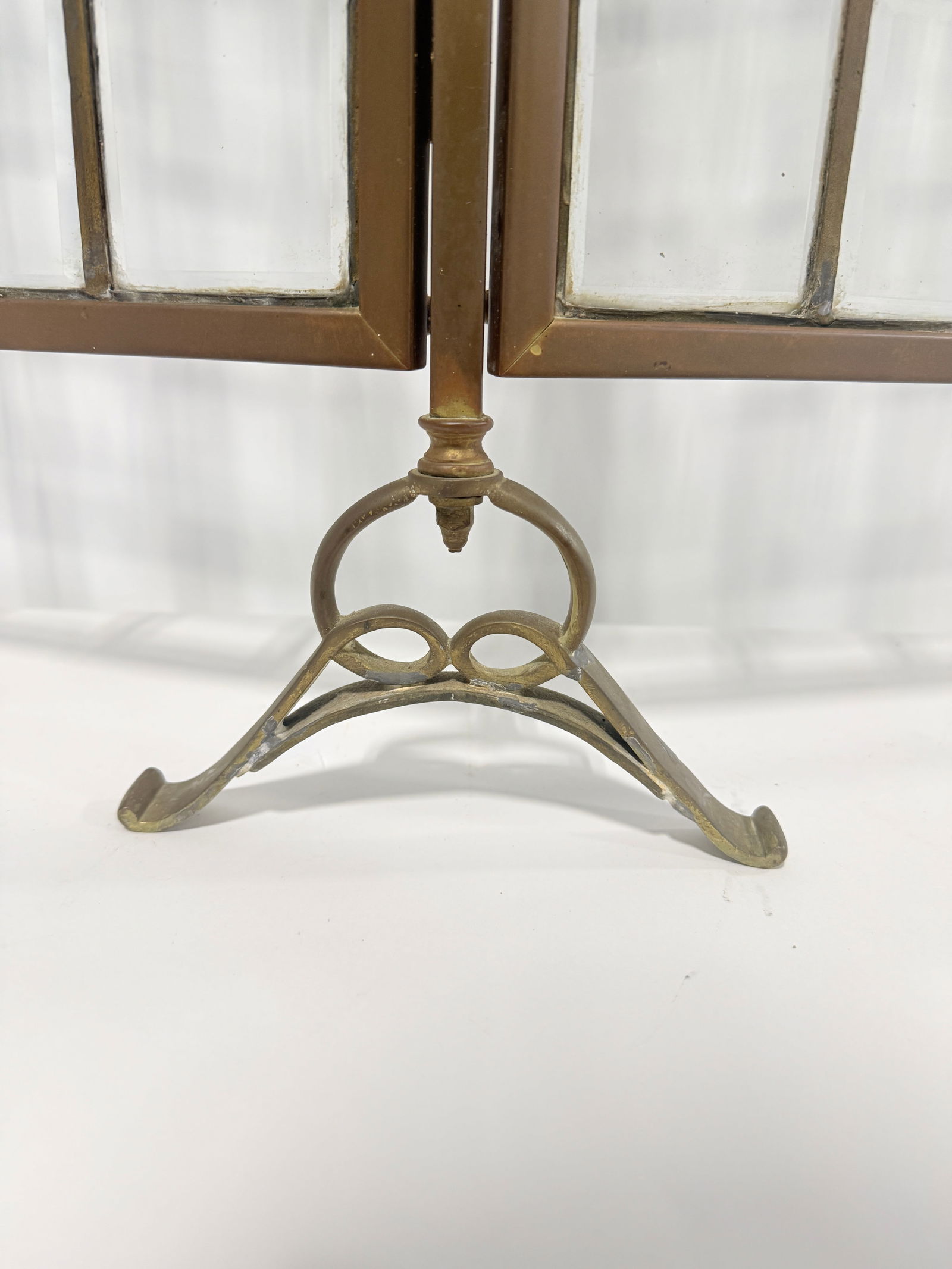 Unusual Edwardian Brass and Beveled Glass Folding Fire Screen, Late 19th C - 2