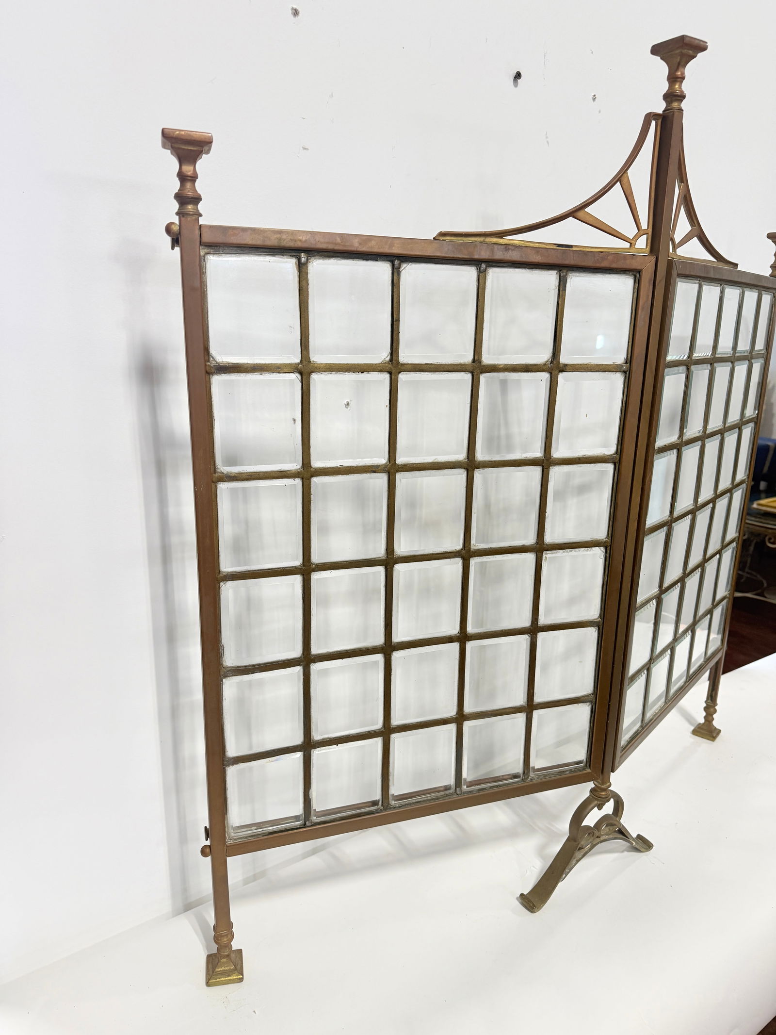 Unusual Edwardian Brass and Beveled Glass Folding Fire Screen, Late 19th C - 5