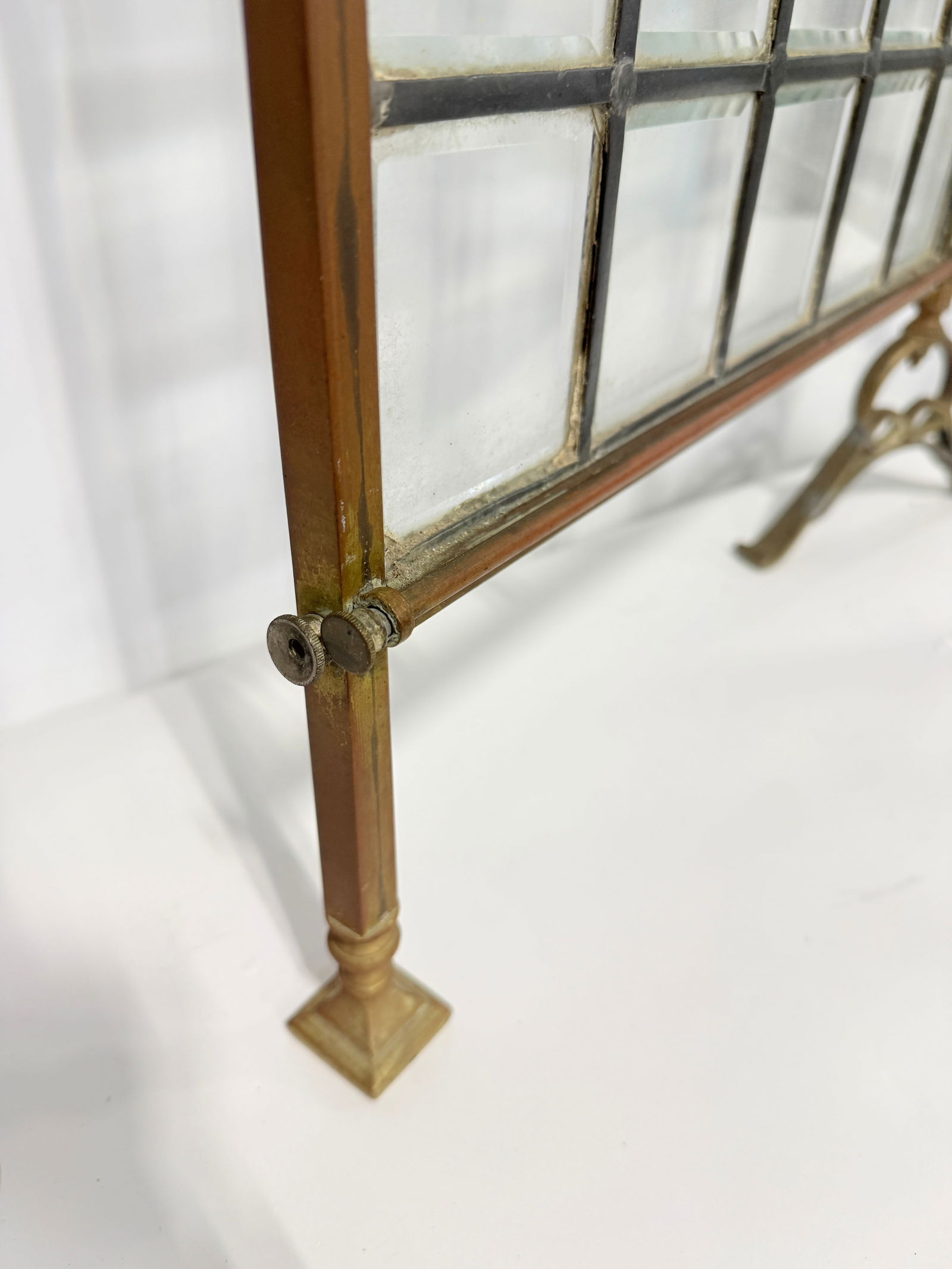 Unusual Edwardian Brass and Beveled Glass Folding Fire Screen, Late 19th C - 8