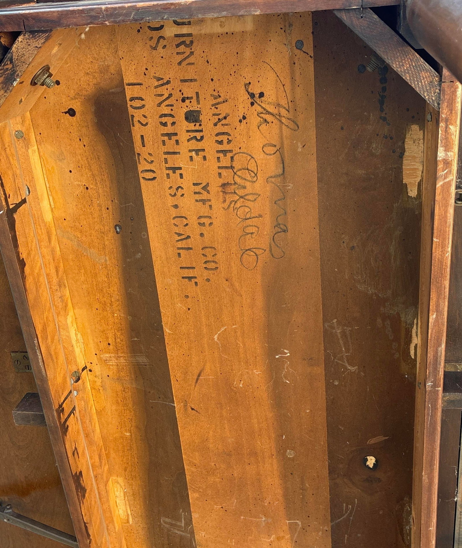 1930s Tryner-Fletcher Co. Los Angeles Solid Wood Drop-Leaf Coffee Table – 48" Round - 8