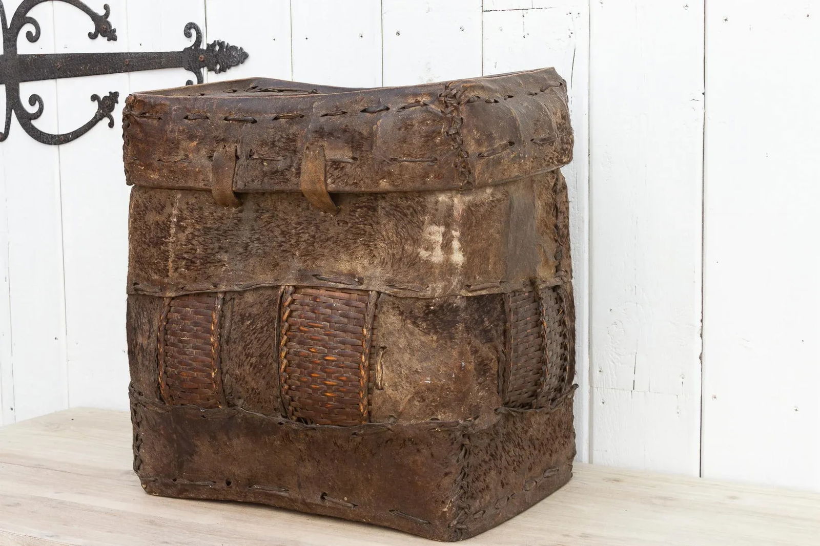 Rare Antique Hide Trunk From Bhutan - 4