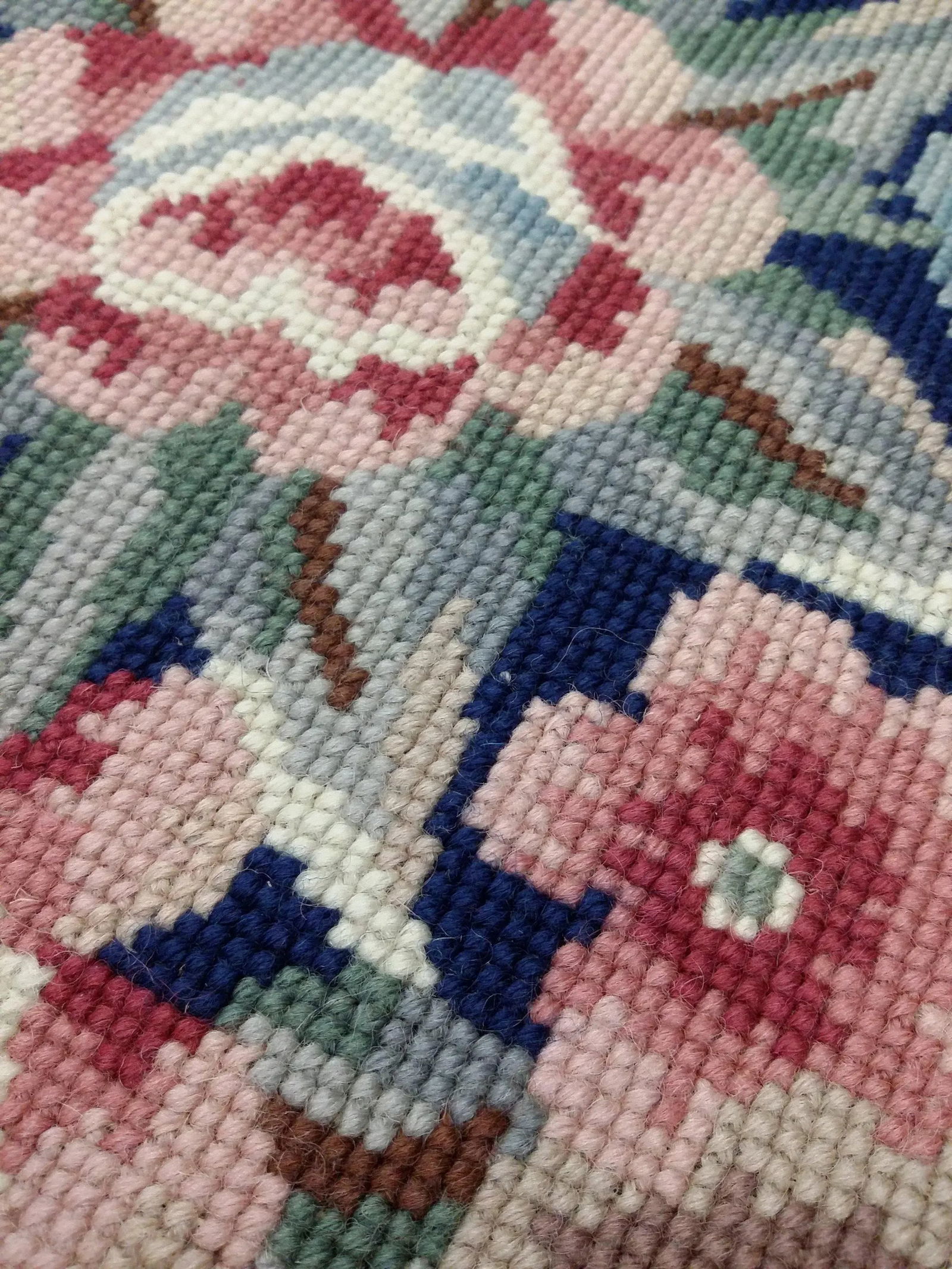 Handmade Floral Wool Needlepoint Area Rug - 4"²11"³ × 7"²11"³ - 2