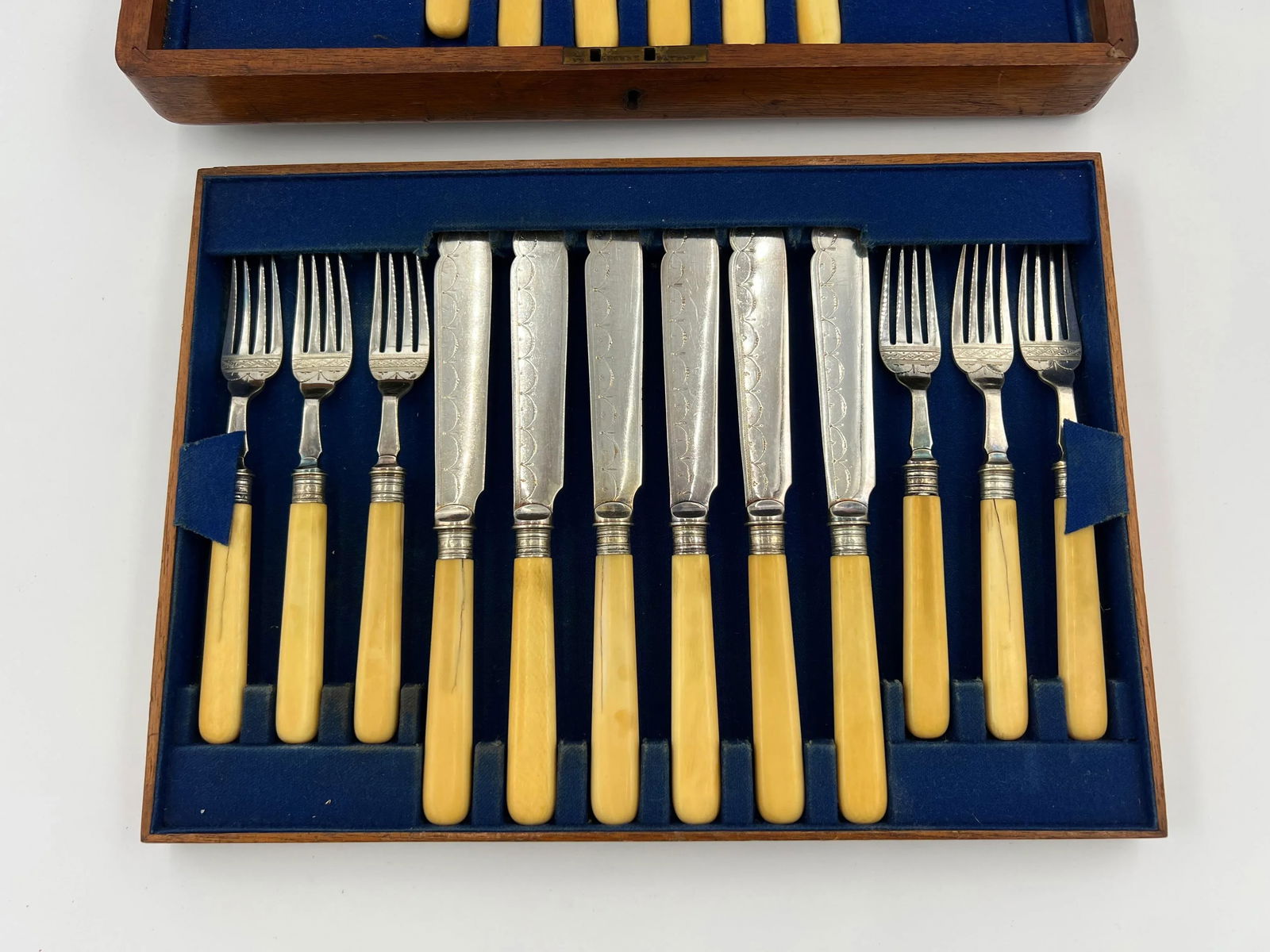 Antique Cases Edwardian Akin Brothers Sheffield 24 Piece Dessert Service - 2