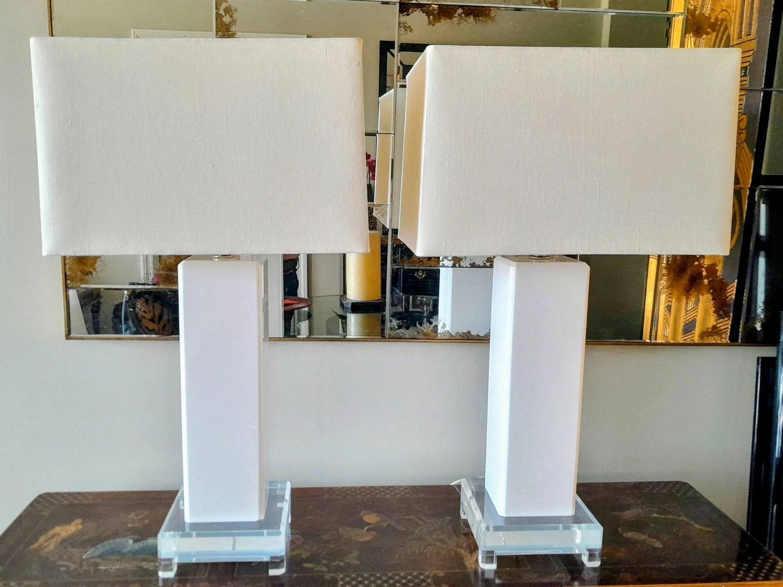 Pair of Mid-Century Italian Lucite Lamps With Linen Shades - 2