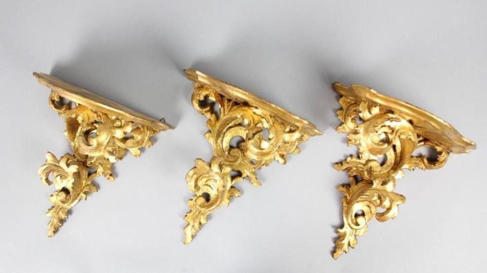 1950s Carved and Quilted Rococo Hollywood Regency Italian Wooden Wall Brackets- Set of 3 - 2