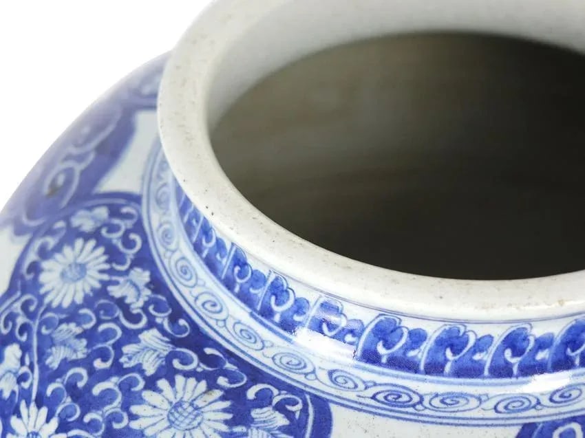 Late Ming Chinese Porcelain Blue & White Vase - 2