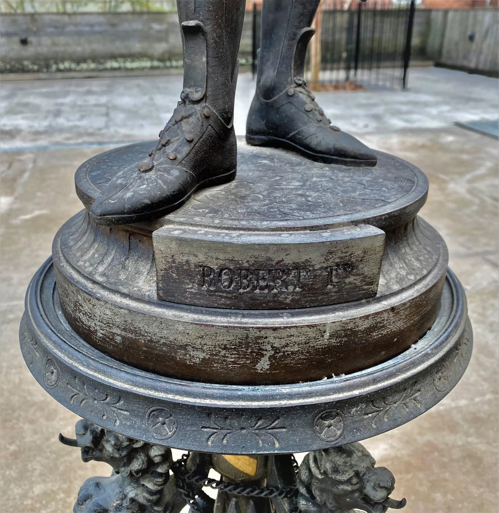 Pair of Late 19th Century Palatial Spelter Medieval Statues Roland & Robert I on Stands - 10