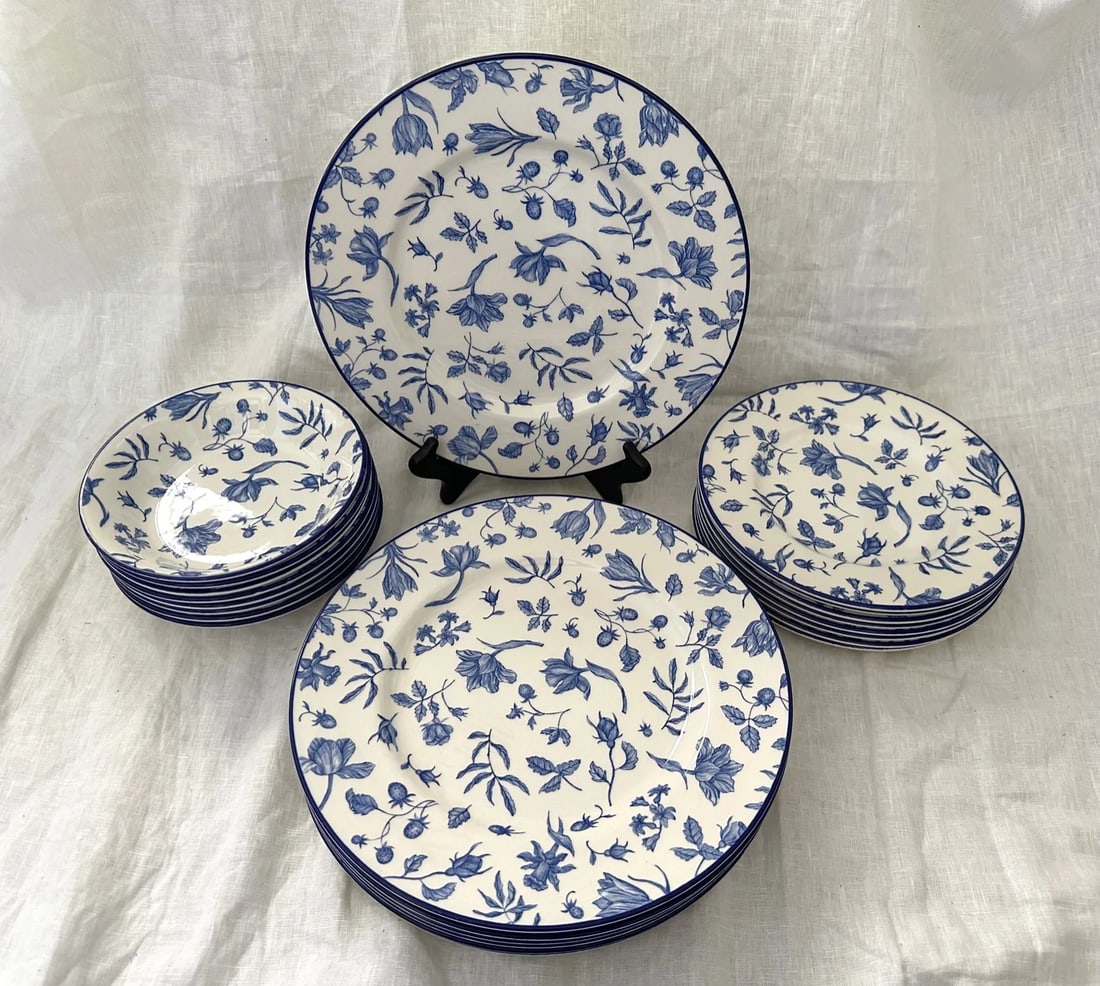 Royal Stafford Blue & White Floral Dinnerware-A Set - 7