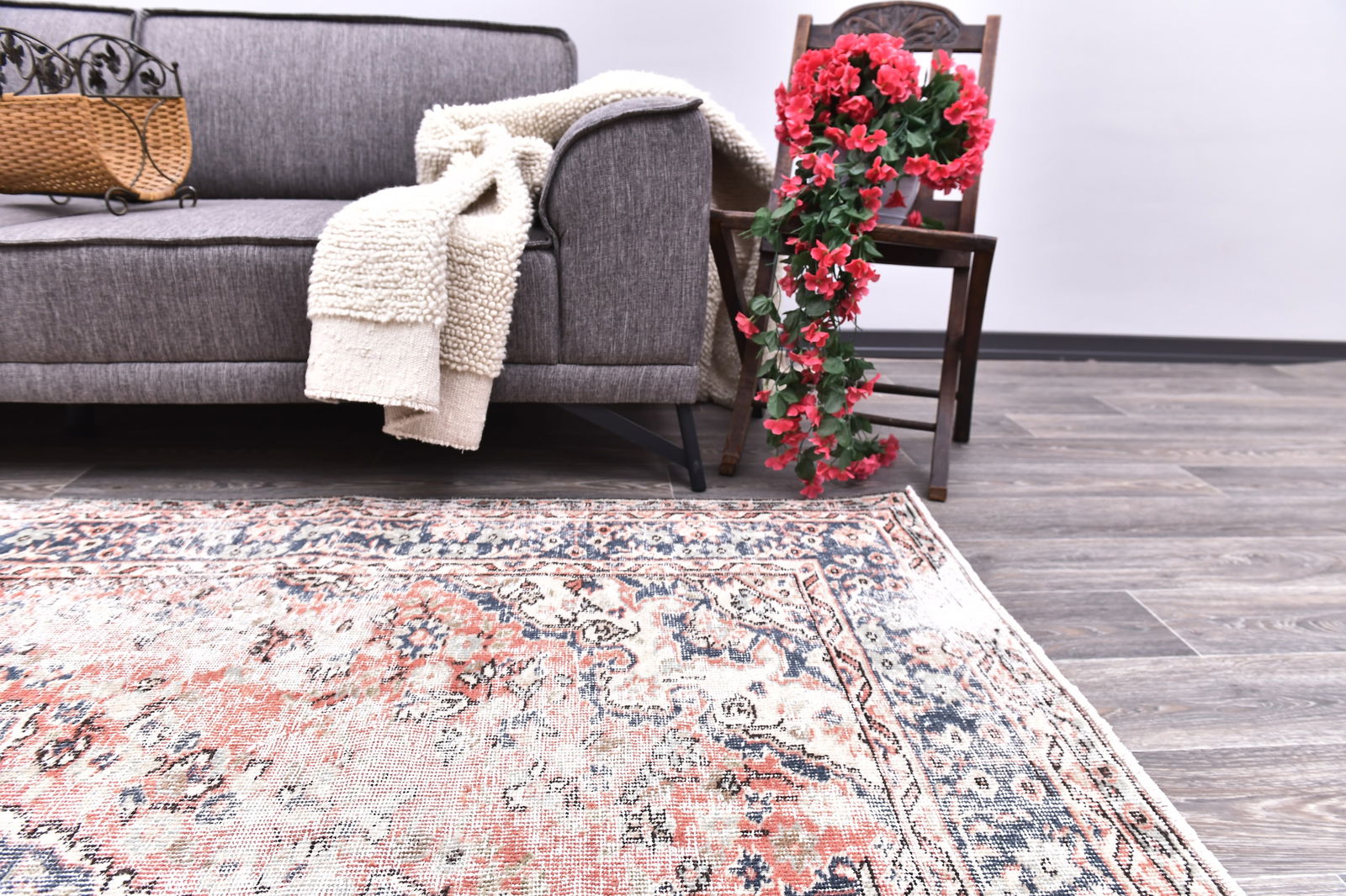 5'5'' x 9'2'' Handmade Vintage Wool Rug - 244752 - 11