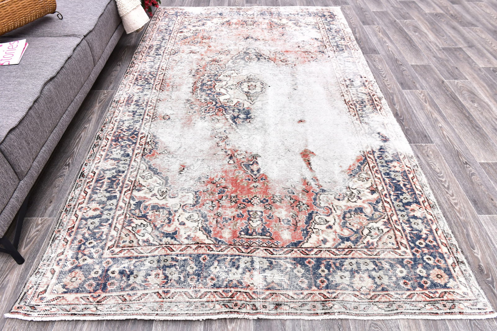 5'5'' x 9'2'' Handmade Vintage Wool Rug - 244752 - 3