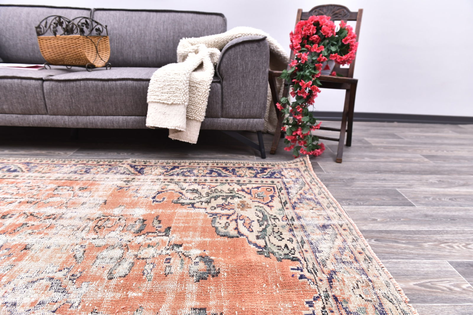 6'1'' x 8'11'' Handmade Vintage Wool Rug - 244750 - 12