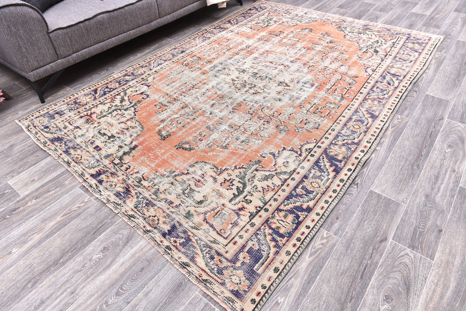 6'1'' x 8'11'' Handmade Vintage Wool Rug - 244750 - 2