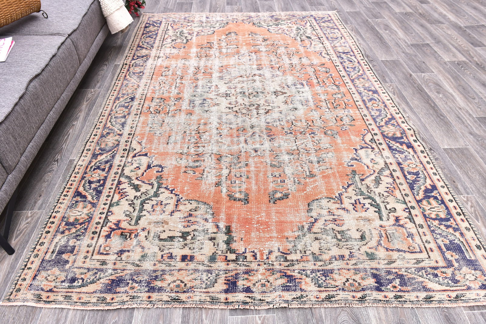 6'1'' x 8'11'' Handmade Vintage Wool Rug - 244750 - 3