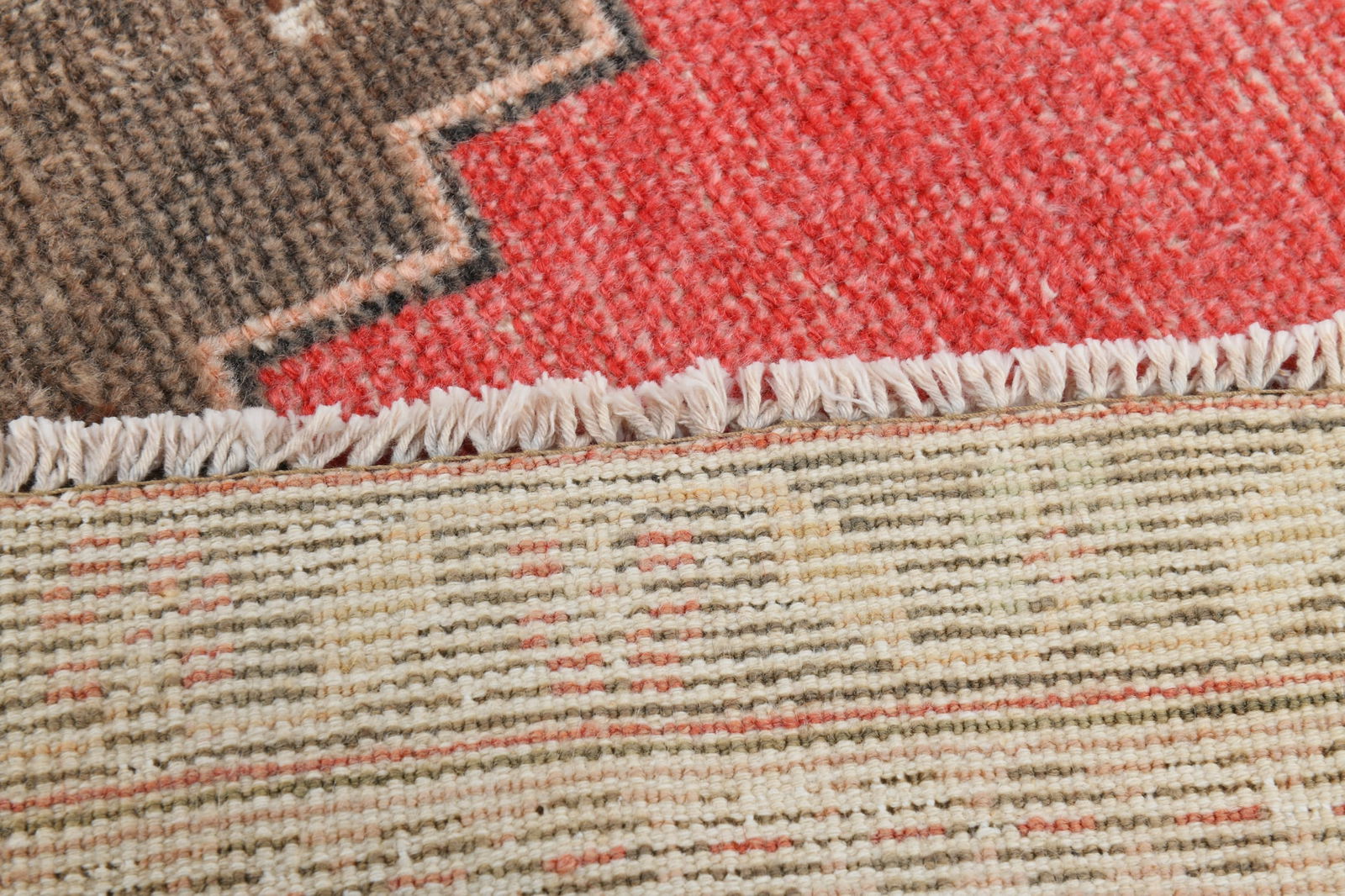 4'7'' x 9'10'' Handmade Vintage Wool Rug - 18925 - 18