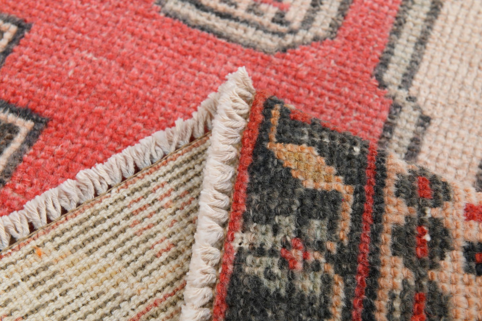 4'7'' x 9'10'' Handmade Vintage Wool Rug - 18925 - 20
