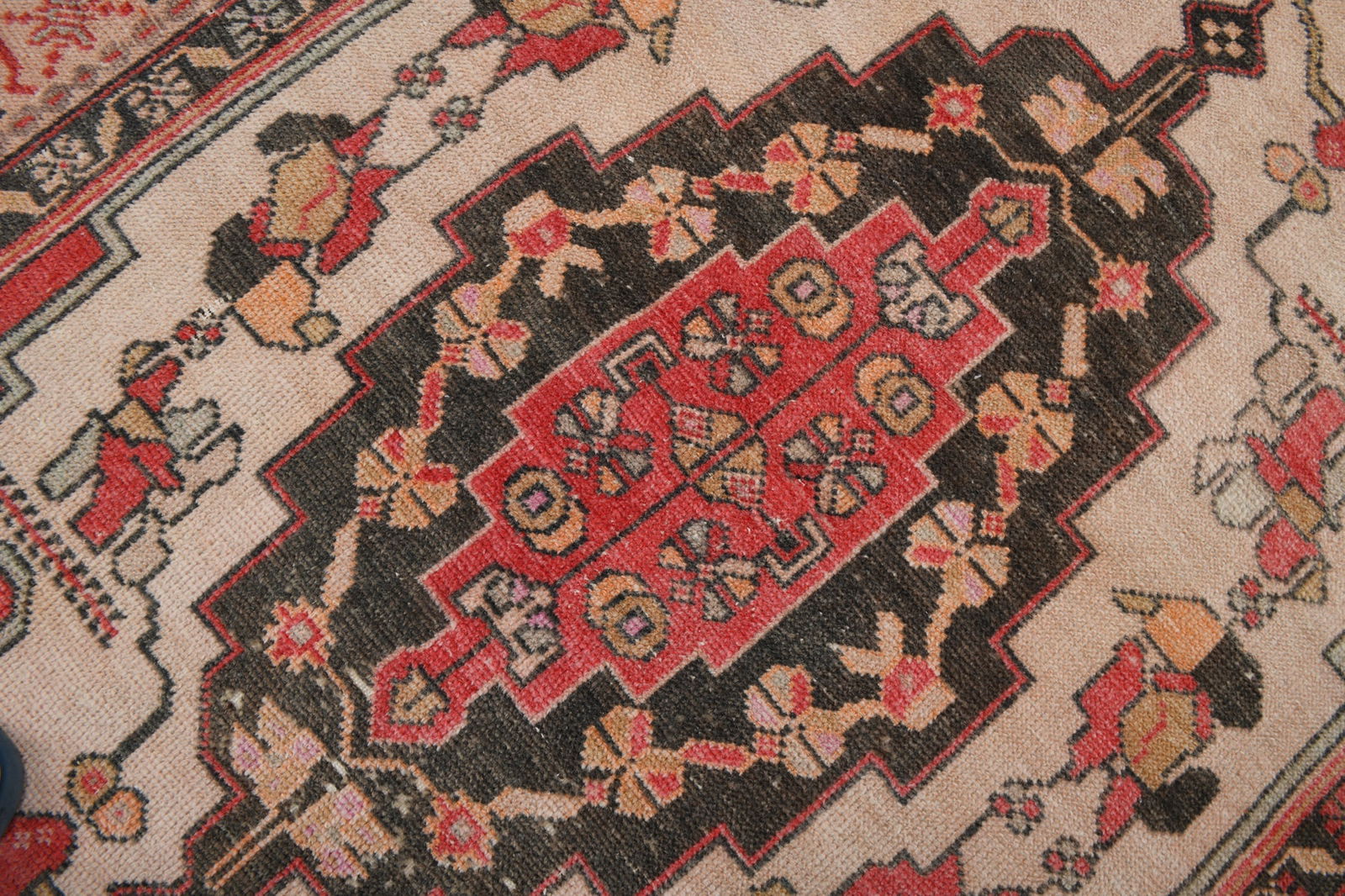 4'7'' x 9'10'' Handmade Vintage Wool Rug - 18925 - 7