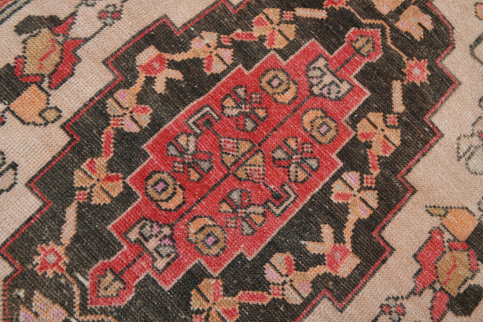 4'7'' x 9'10'' Handmade Vintage Wool Rug - 18925 - 8