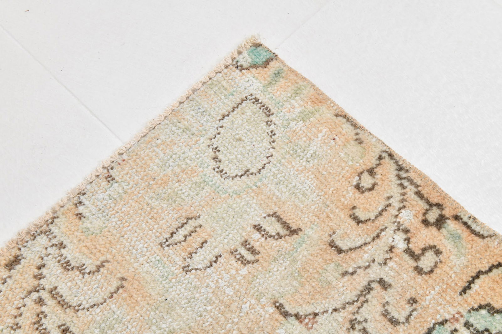 5'8'' x 9'1'' Unique Handmade Vintage Rug - 21956 - 10