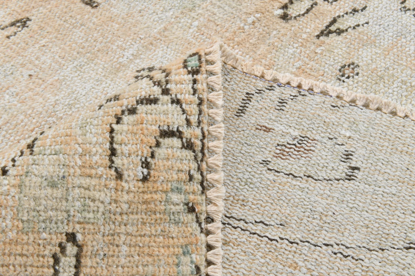 5'8'' x 9'1'' Unique Handmade Vintage Rug - 21956 - 14