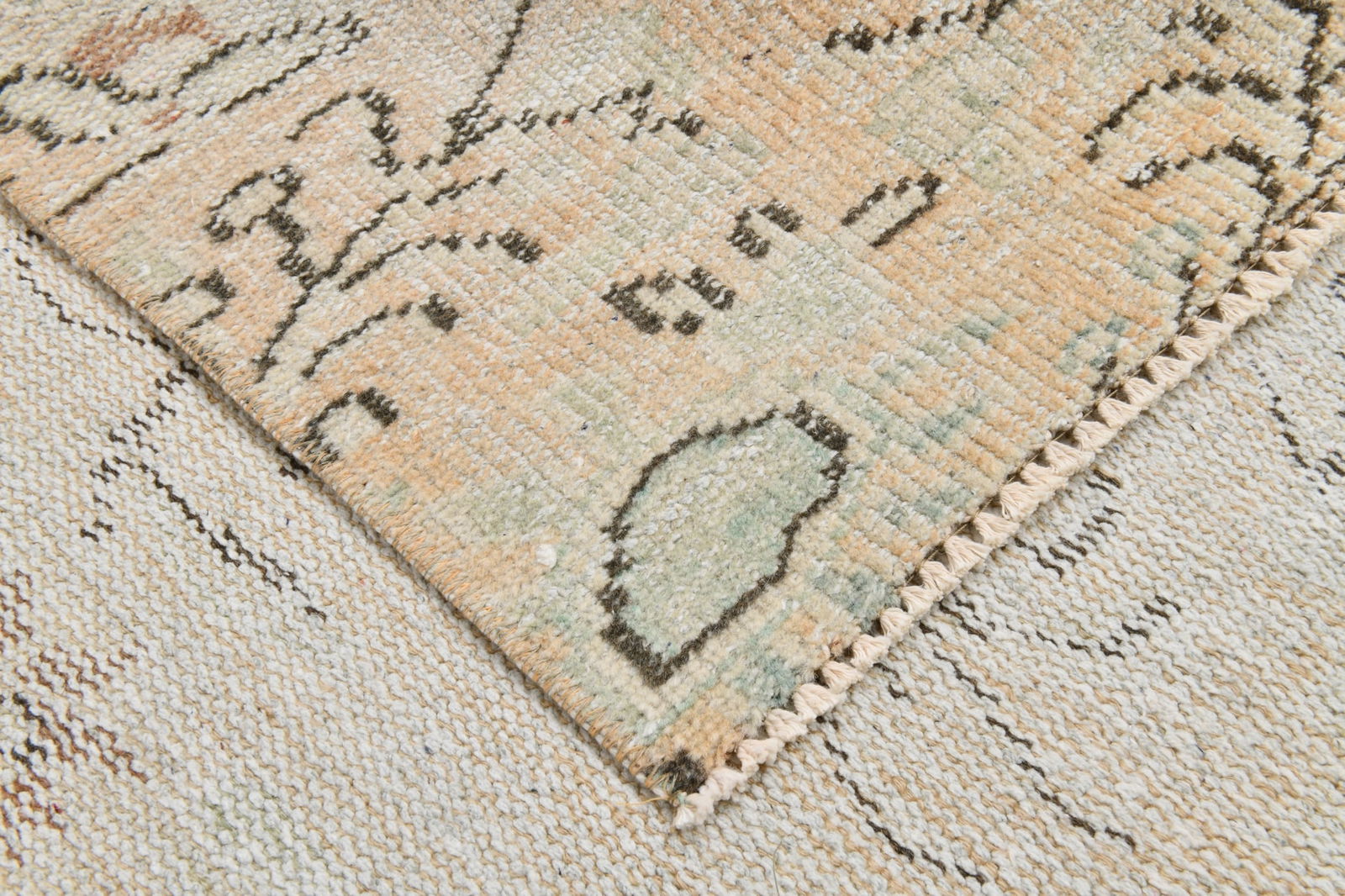 5'8'' x 9'1'' Unique Handmade Vintage Rug - 21956 - 16