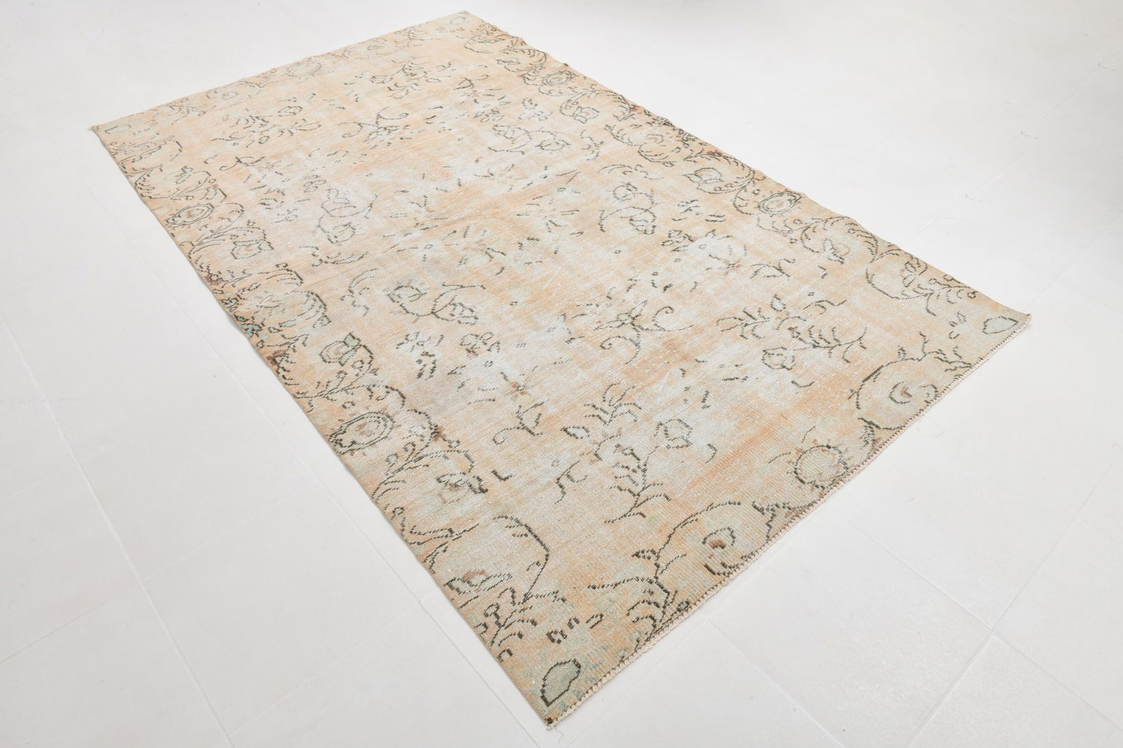 5'8'' x 9'1'' Unique Handmade Vintage Rug - 21956 - 19