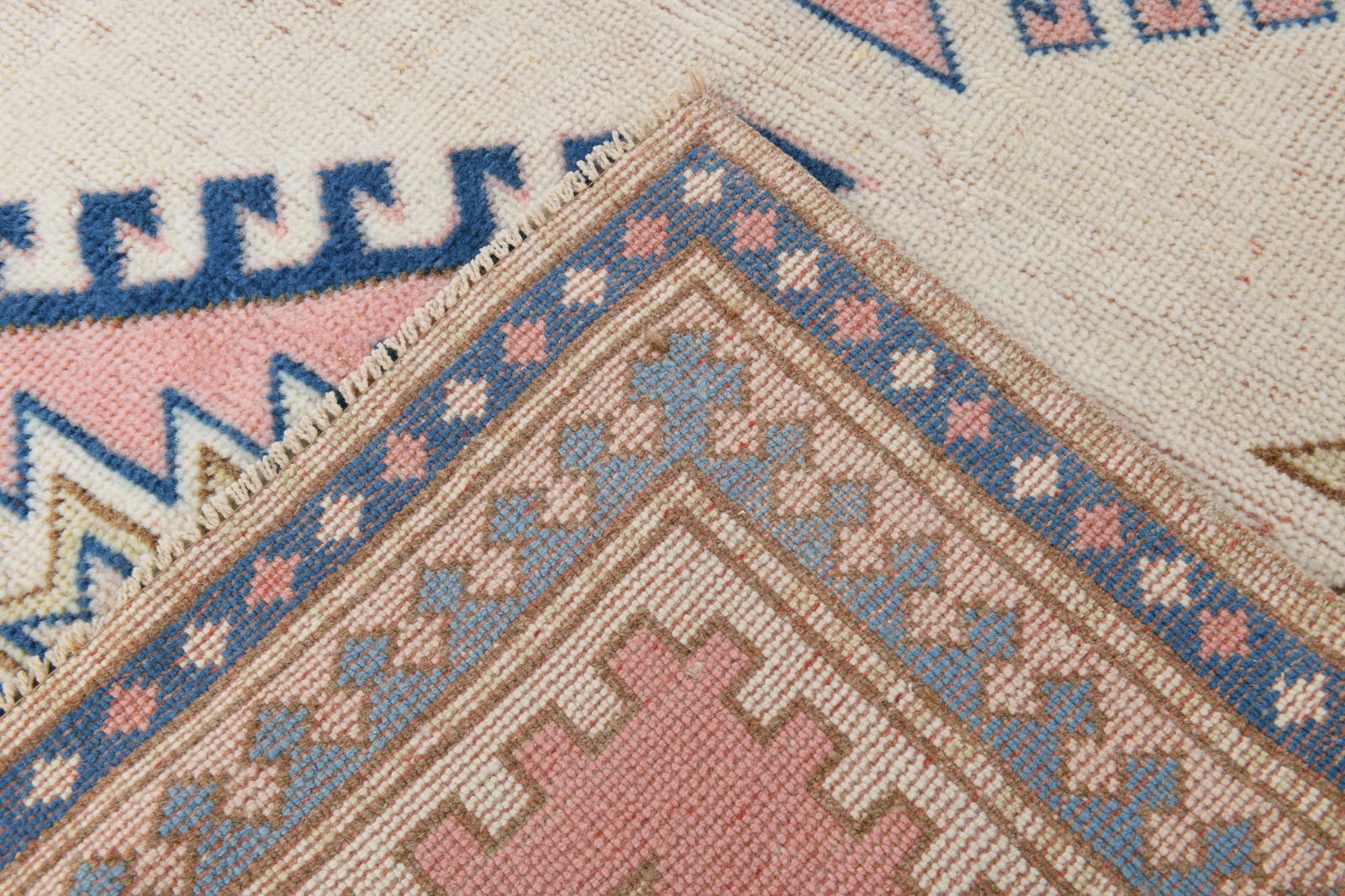 6'7'' x 10'10'' Unique Handmade Vintage Rug - 6708 - 12