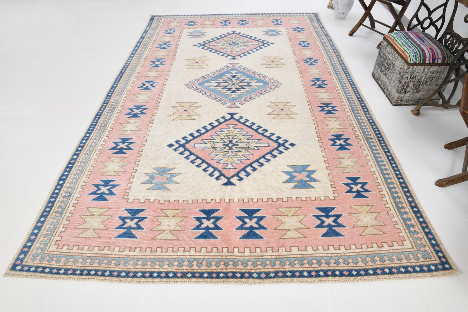 6'7'' x 10'10'' Unique Handmade Vintage Rug - 6708 - 5