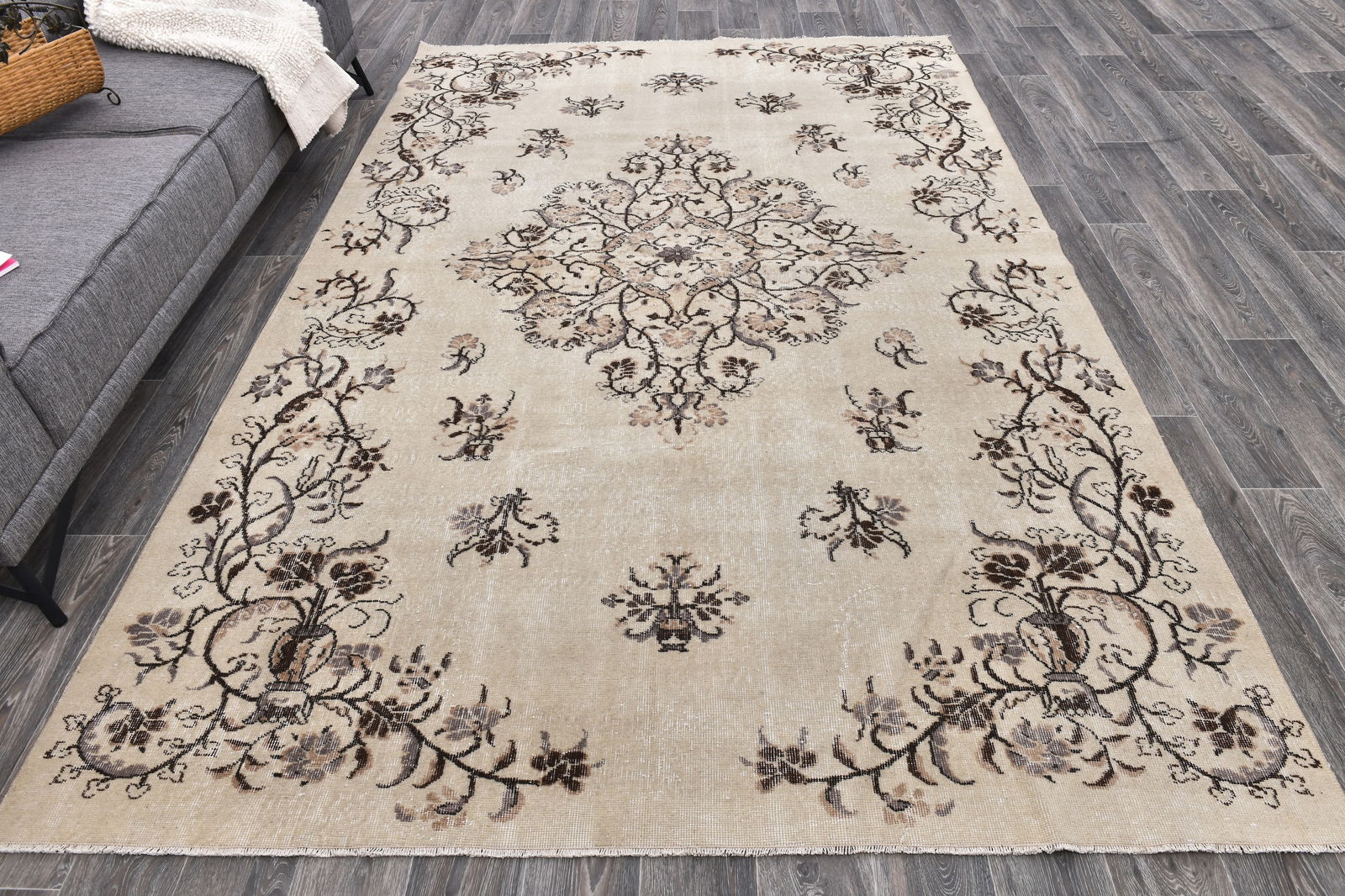 6'9'' x 10'1'' Handmade Vintage Wool Rug - 243977 - 3