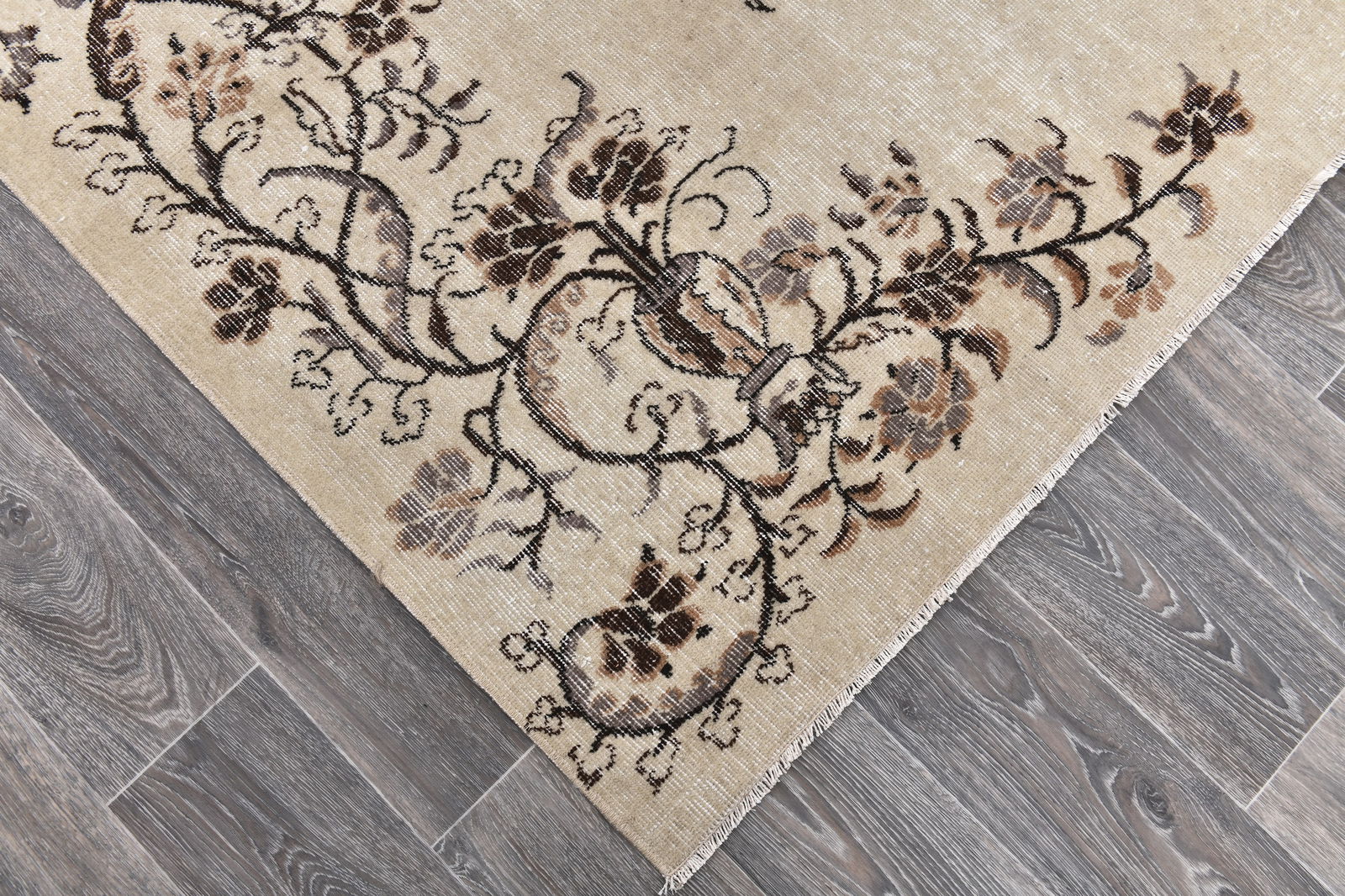 6'9'' x 10'1'' Handmade Vintage Wool Rug - 243977 - 7