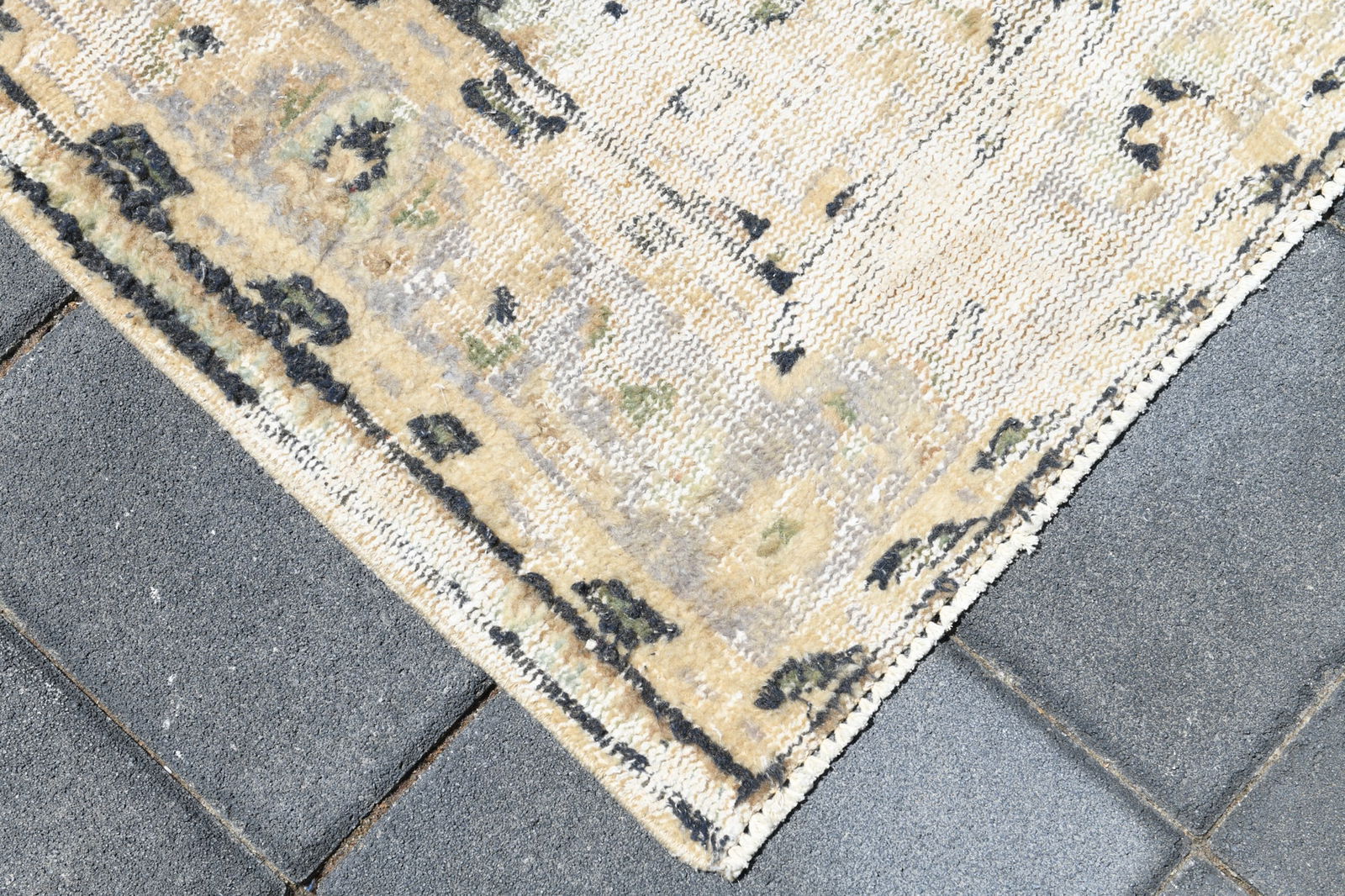 5'4'' x 8'4'' Handmade Vintage Wool Rug - 17645 - 10