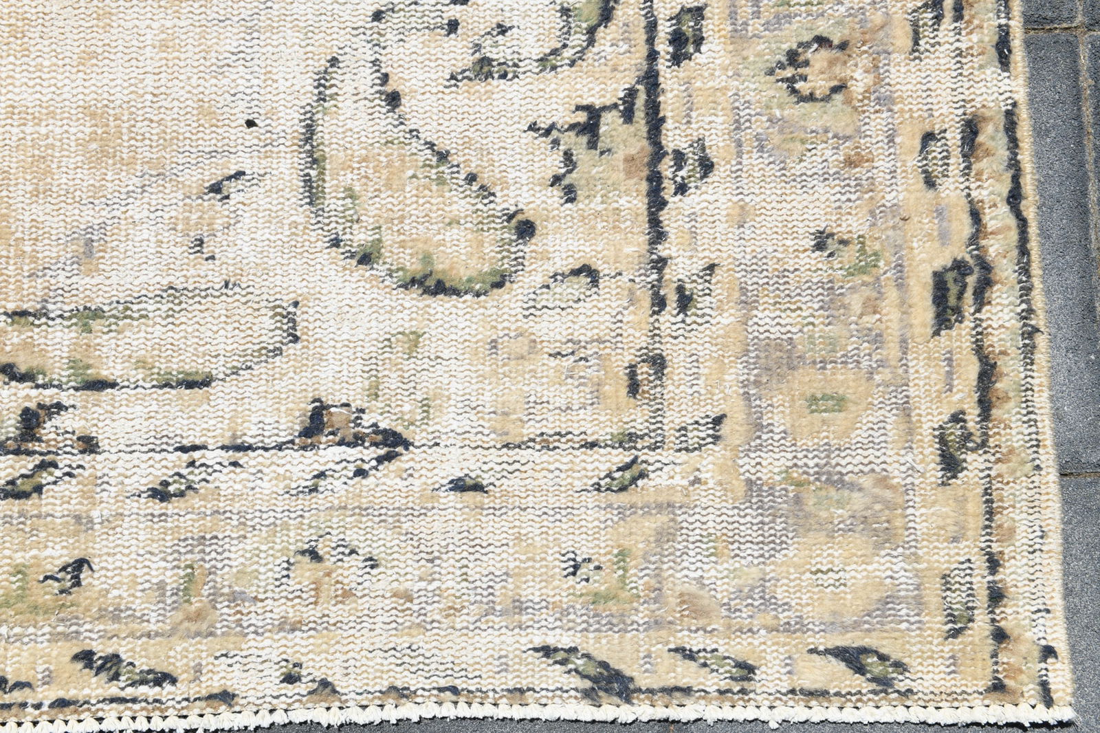 5'4'' x 8'4'' Handmade Vintage Wool Rug - 17645 - 13