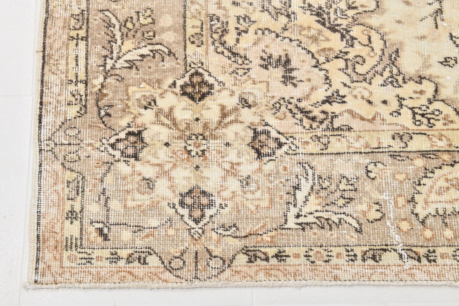 6'5'' x 9'7'' Handmade Vintage Wool Rug - 21865 - 11