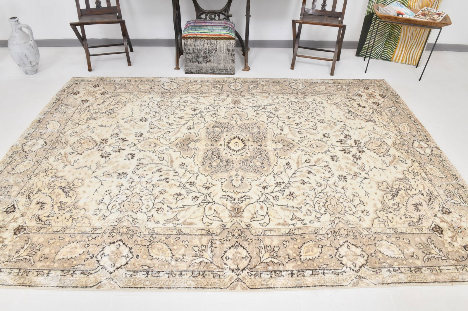 6'5'' x 9'7'' Handmade Vintage Wool Rug - 21865 - 2