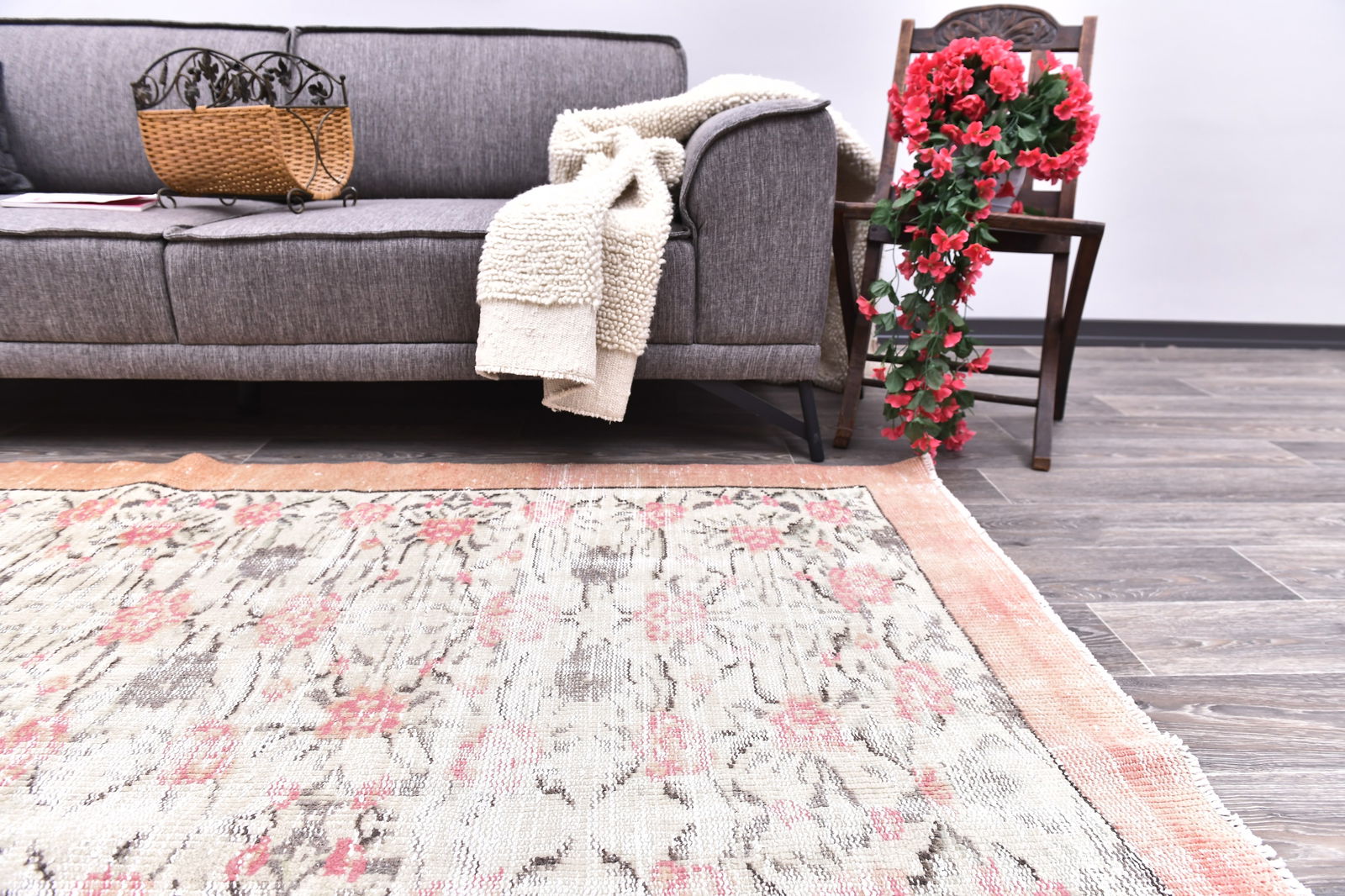 5'6'' x 8'5'' Handmade Vintage Wool Rug - 244756 - 11