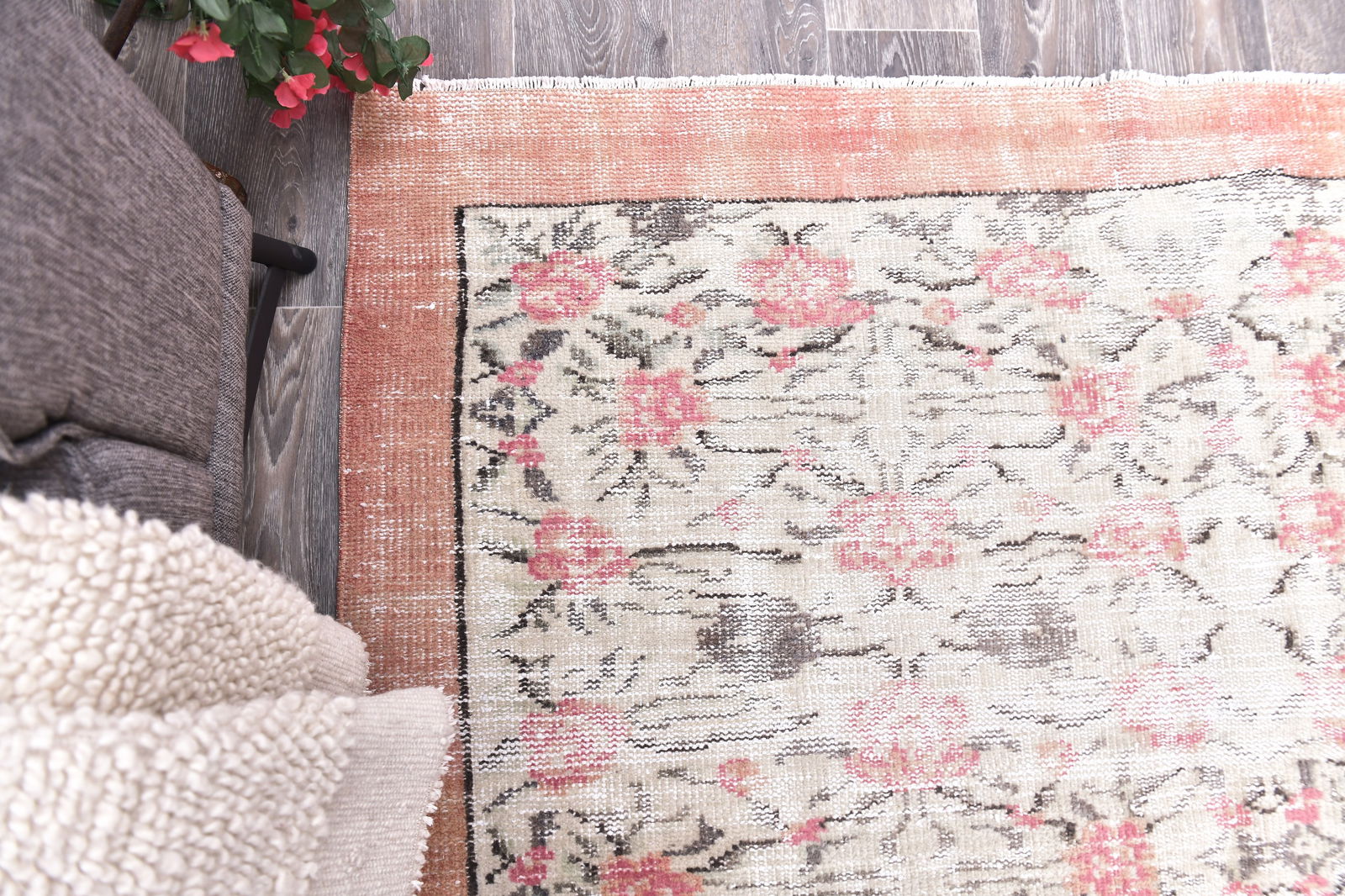 5'6'' x 8'5'' Handmade Vintage Wool Rug - 244756 - 12