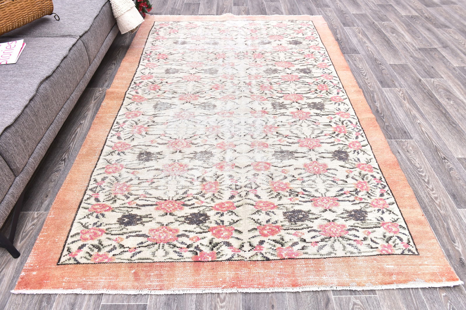5'6'' x 8'5'' Handmade Vintage Wool Rug - 244756 - 3