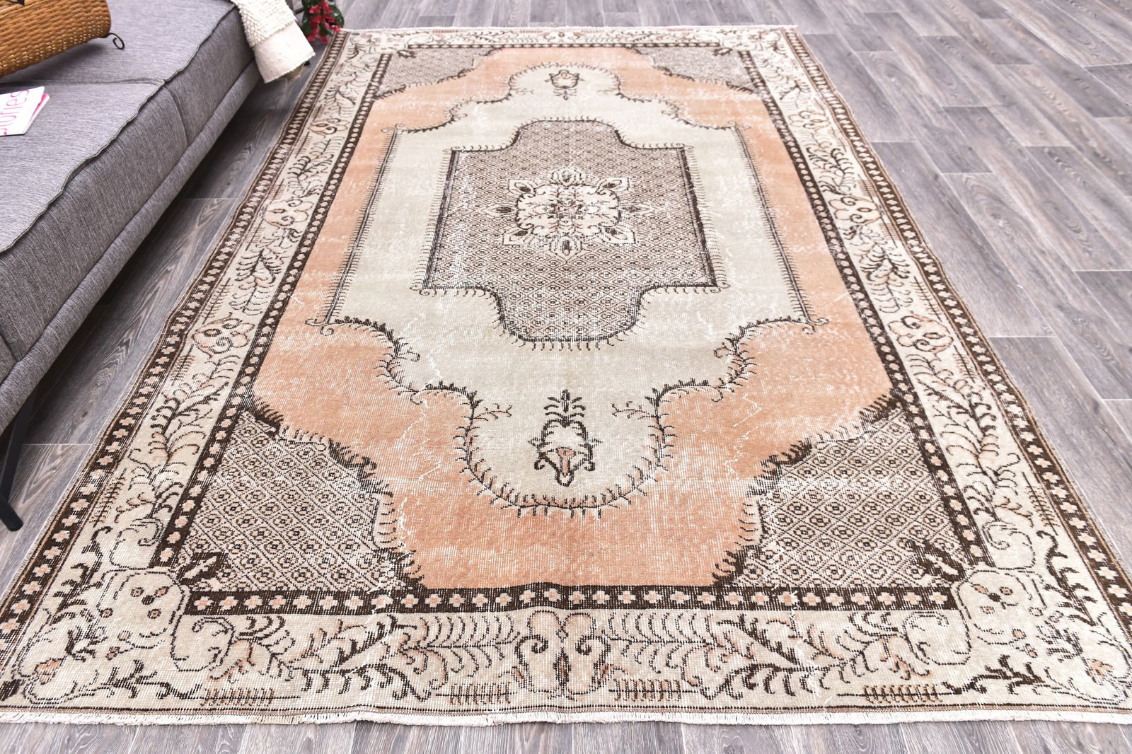 6'5'' x 9'8'' Handmade Vintage Wool Rug - 244747 - 3