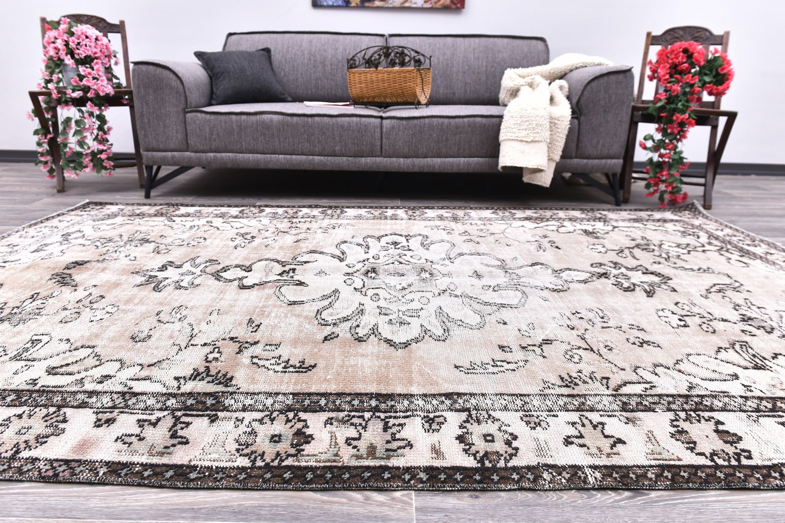 6'1'' x 9'3'' Handmade Vintage Wool Rug - 244755: Title: 6'1'' x 9'3'' Handmade Vintage Wool Rug - 244755Description:6'1'' x 9'3'' Handmade Vintage Wool Rug - 244755Origin:TurkiyeDate/Period:1960-90Materials:Wool,CottonDimension:6'1''x9'3'' ft,