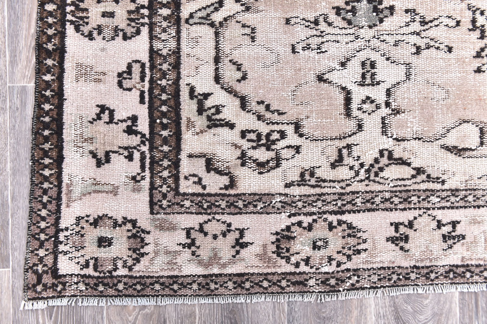 6'1'' x 9'3'' Handmade Vintage Wool Rug - 244755 - 7