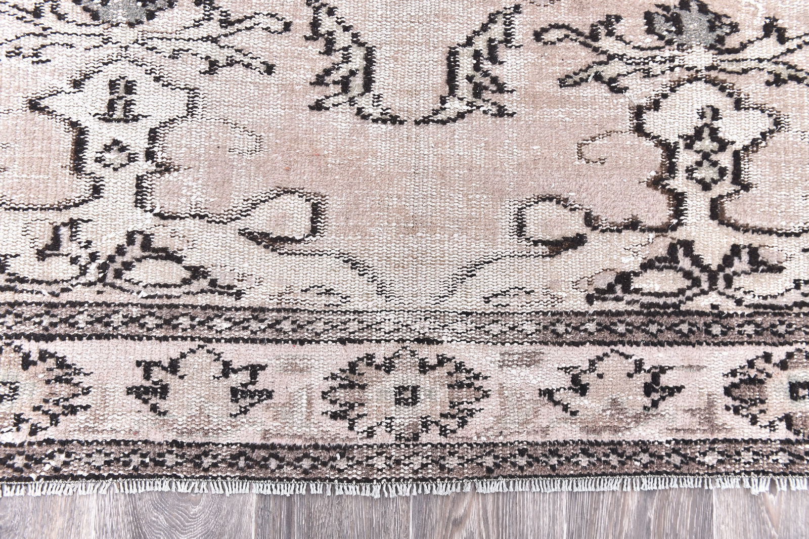 6'1'' x 9'3'' Handmade Vintage Wool Rug - 244755 - 8