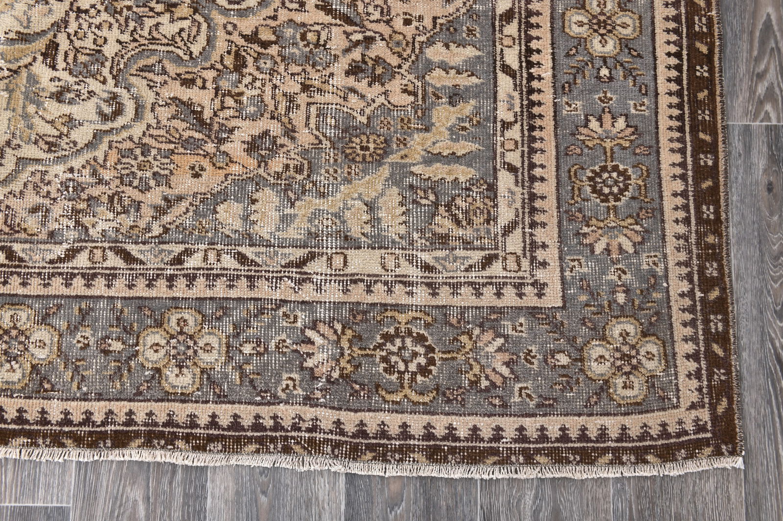 7'0'' x 9'10'' Handmade Vintage Wool Rug - 243990 - 10
