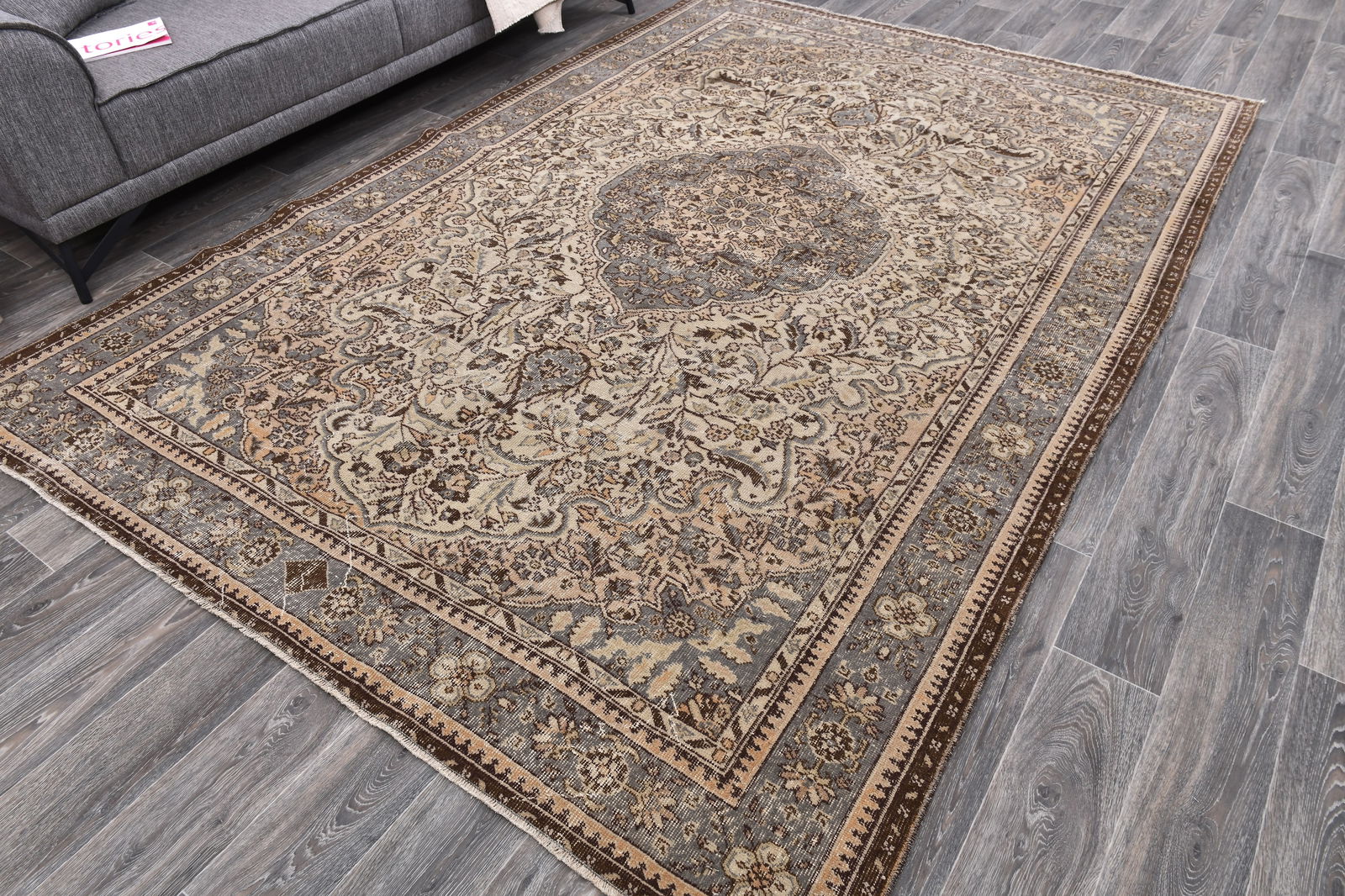7'0'' x 9'10'' Handmade Vintage Wool Rug - 243990 - 2