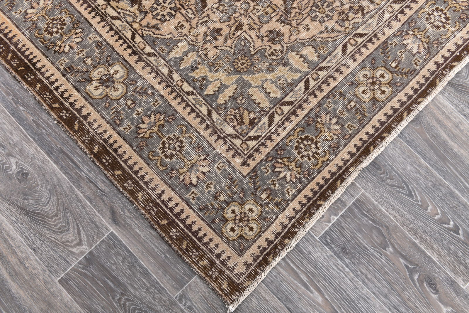 7'0'' x 9'10'' Handmade Vintage Wool Rug - 243990 - 7